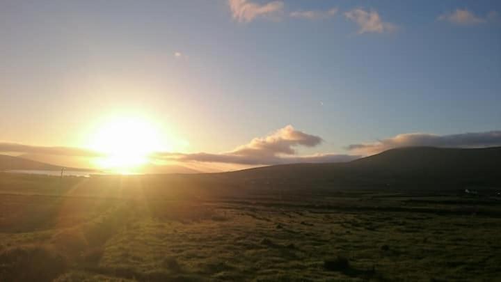 Skellig View Harbour View Sunrise Apartment Portmagee Bagian luar foto